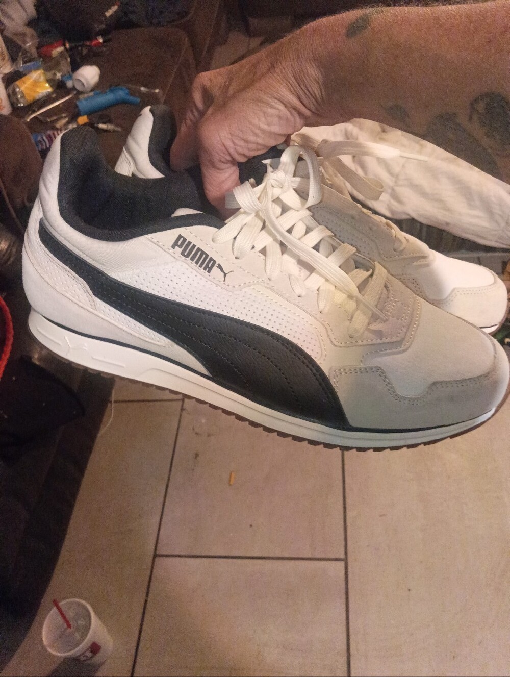 Puma Men's White and Black Retro Runner Sneakers